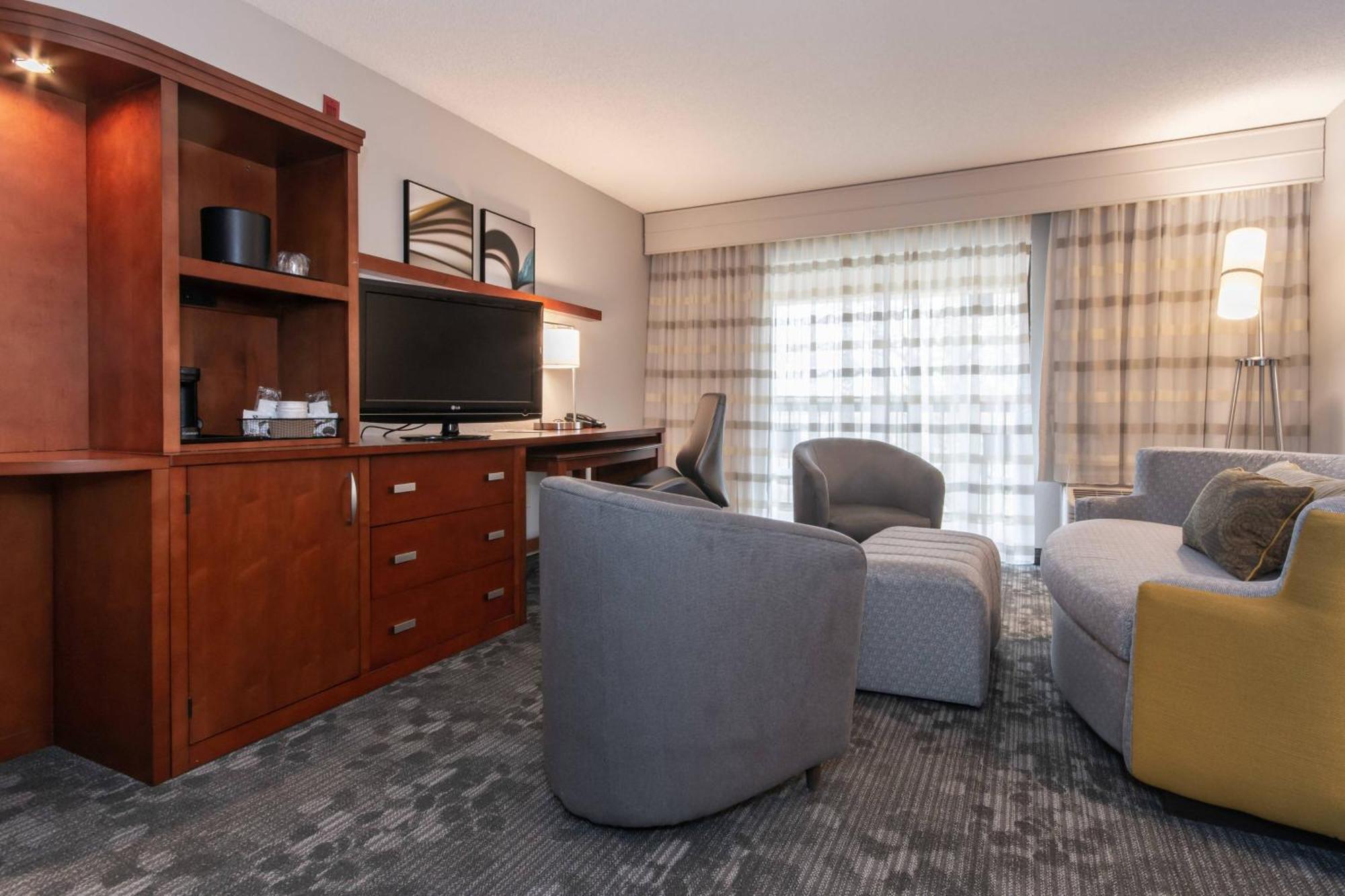 Courtyard By Marriott Charlotte Lake Norman Huntersville Eksteriør billede