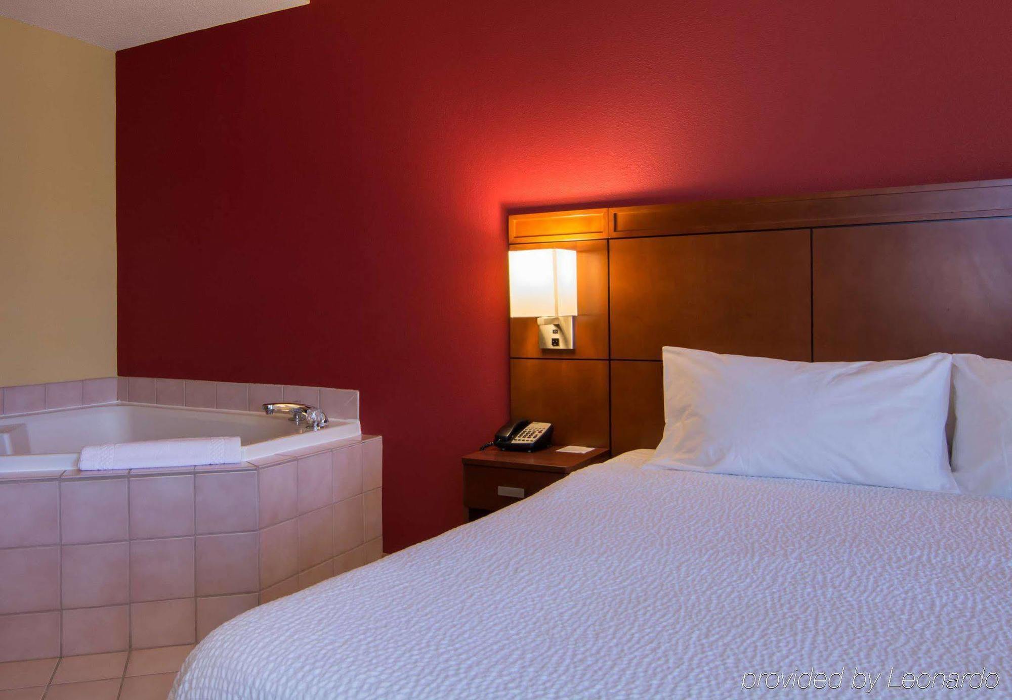 Courtyard By Marriott Charlotte Lake Norman Huntersville Eksteriør billede