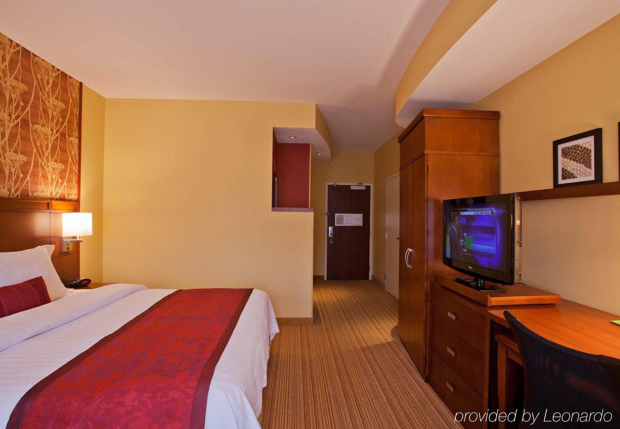 Courtyard By Marriott Charlotte Lake Norman Huntersville Eksteriør billede