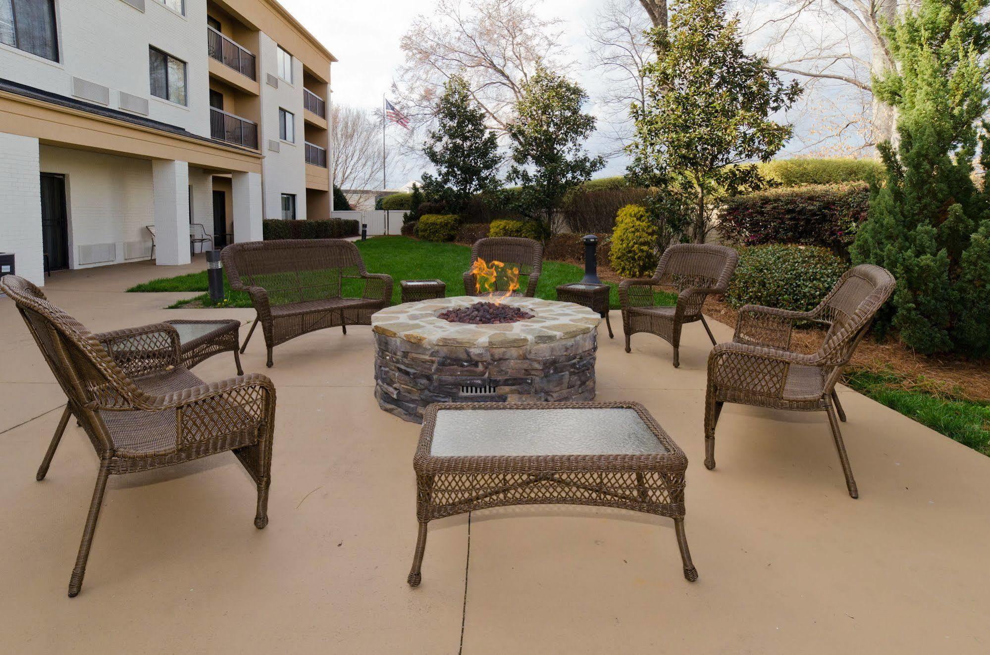 Courtyard By Marriott Charlotte Lake Norman Huntersville Eksteriør billede
